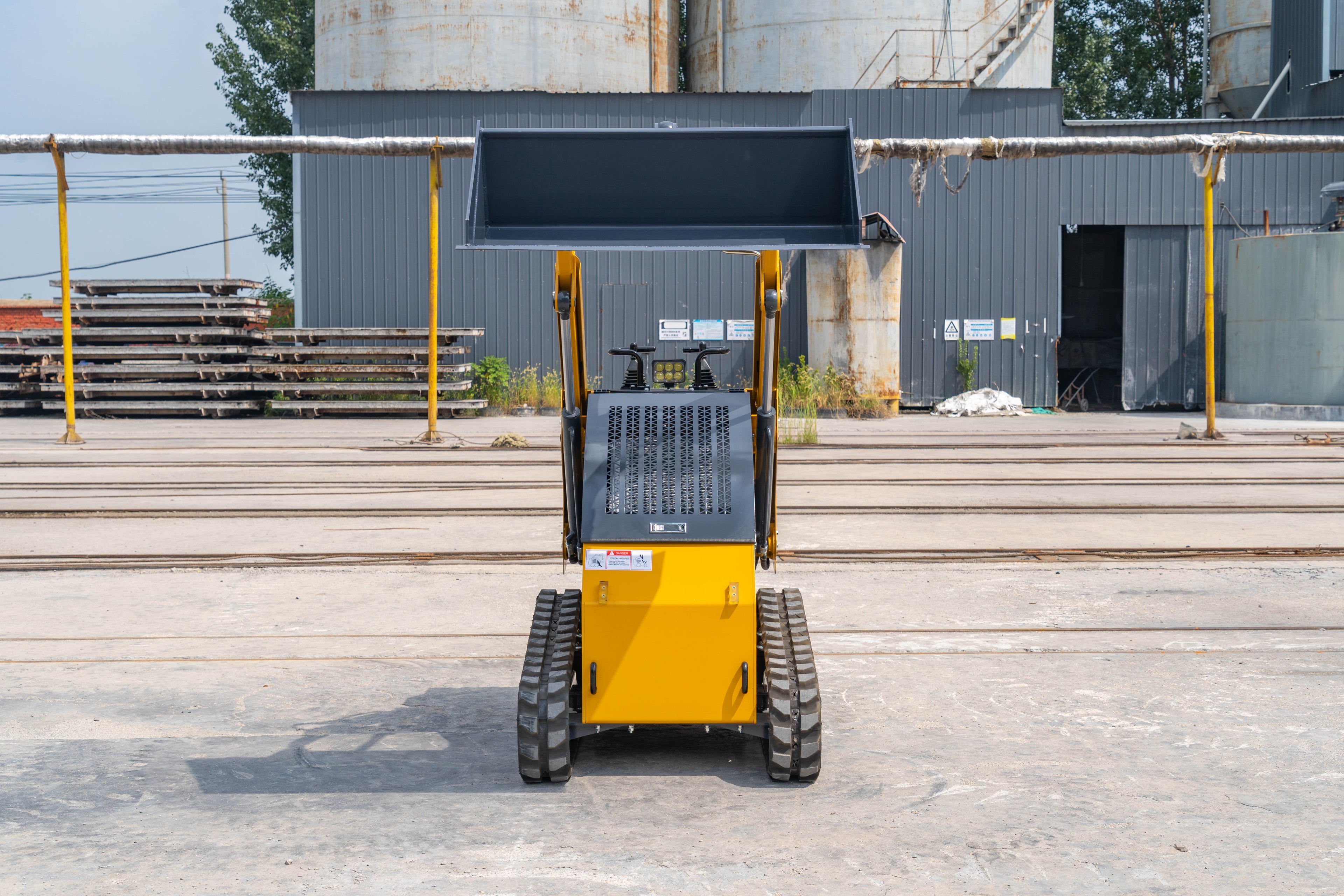 HW-T360 skid steer loader. Please contact customer service for pricing details.