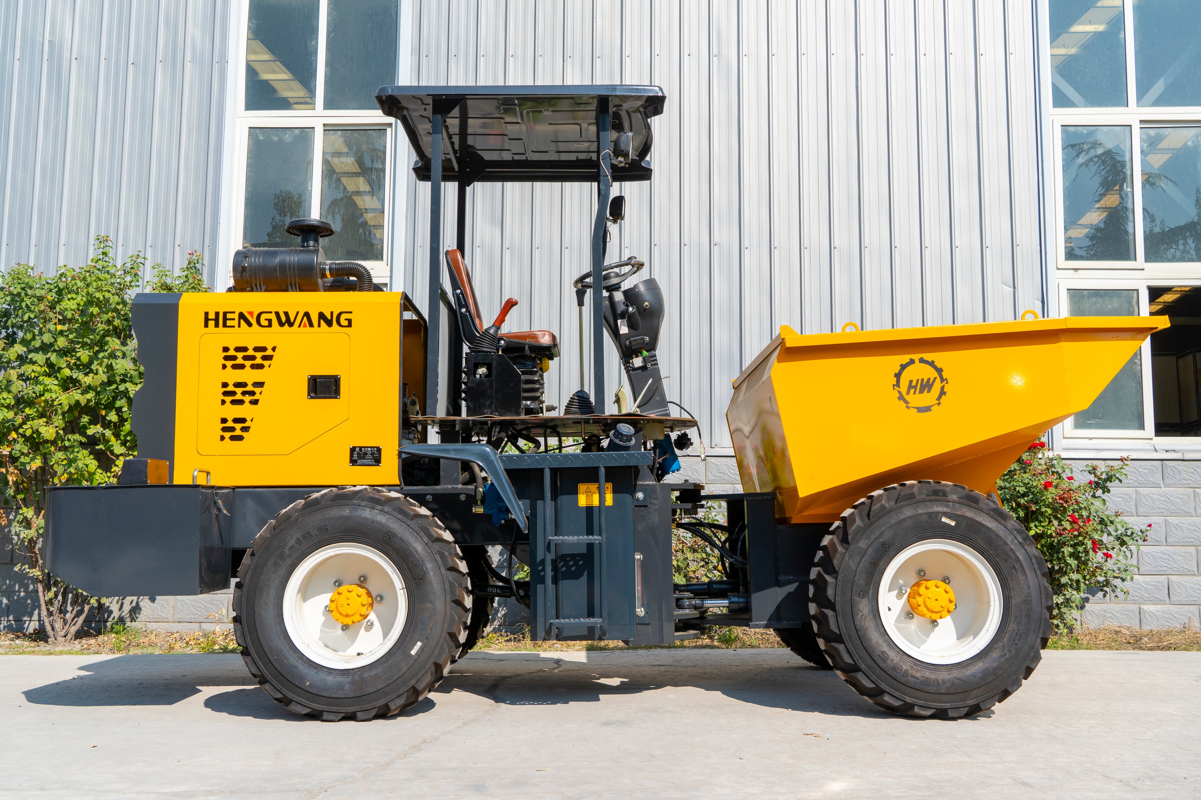 HW-3T wheeled tipper truck. Please contact customer service for pricing details.