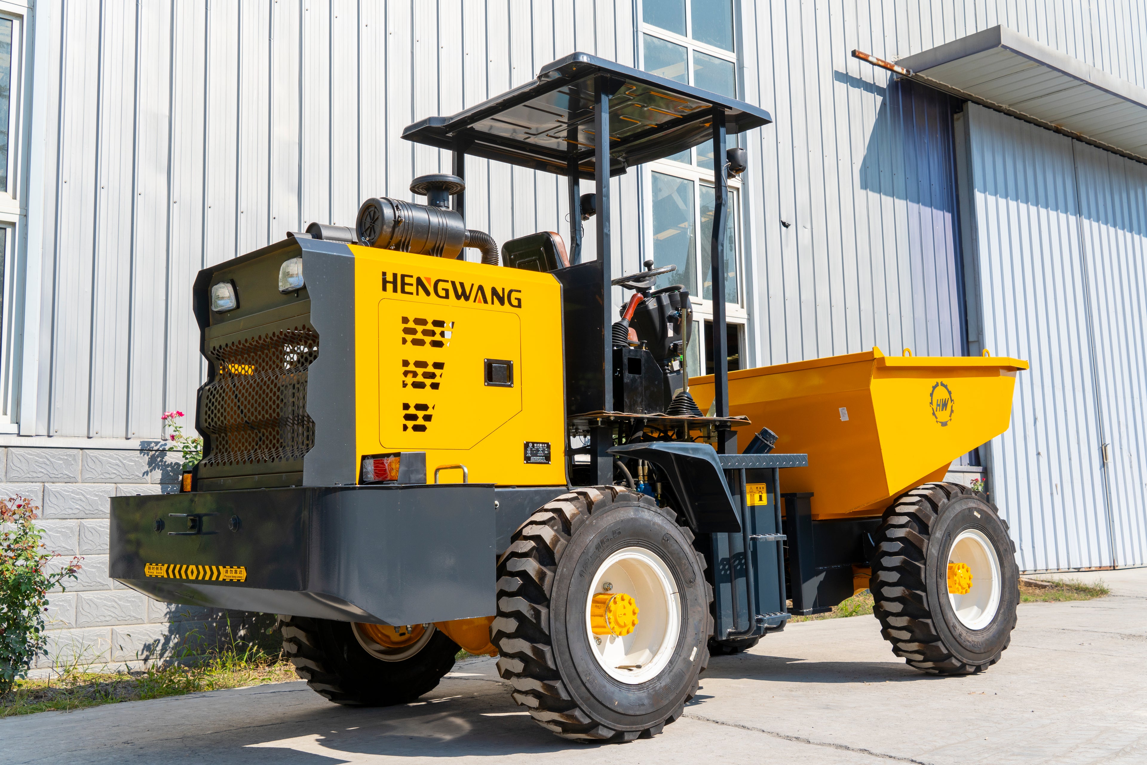 HW-3T wheeled tipper truck. Please contact customer service for pricing details.