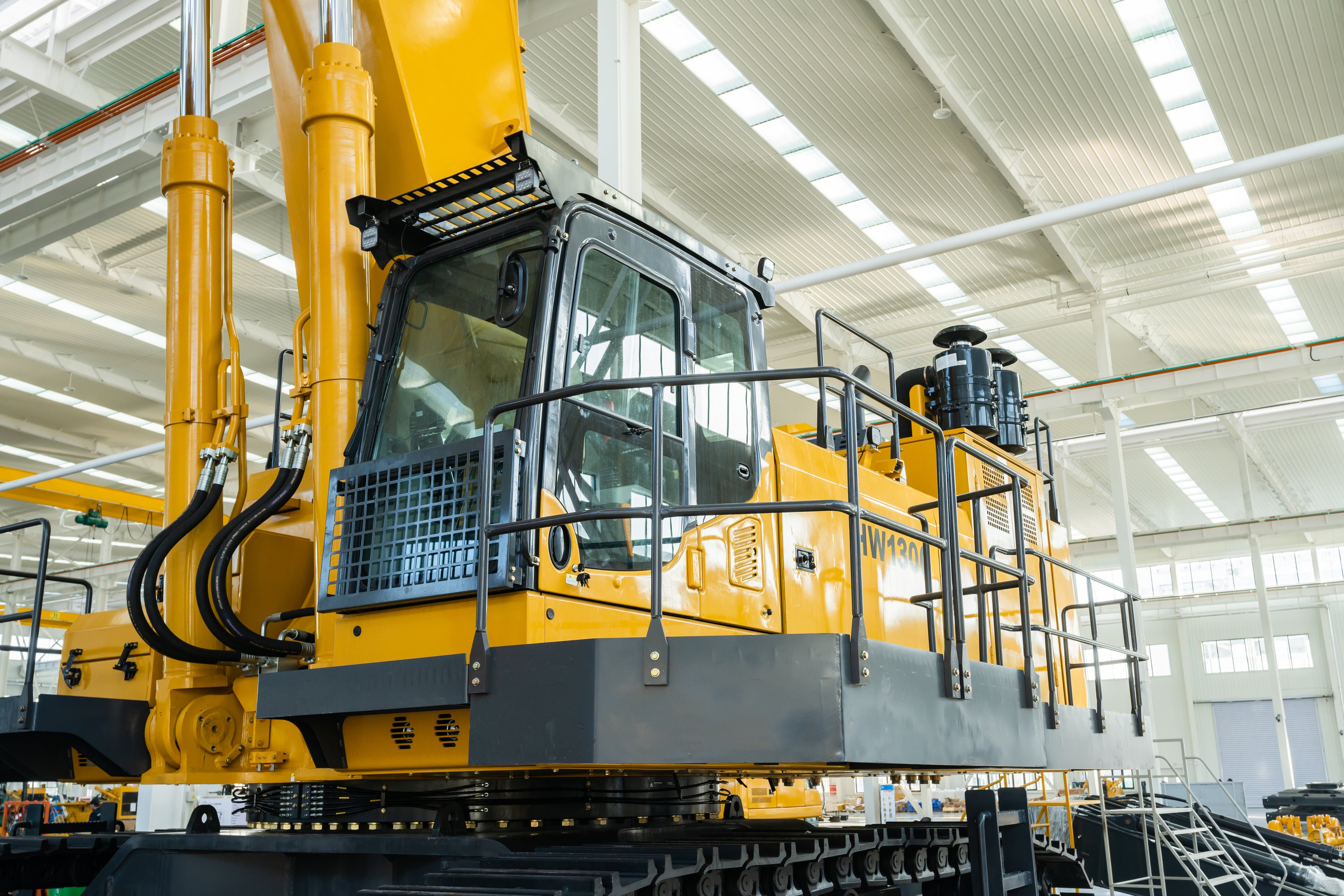 HW1300D large excavator. Please contact customer service for pricing details.